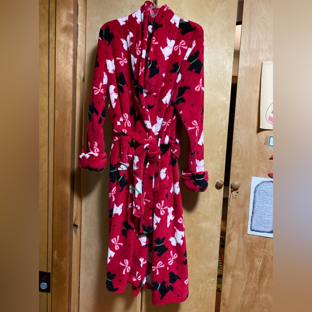 Ultra plush robe black Terrier design